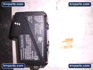 Keyence SR-652 Network Switch – actual item, photo 4 of 7