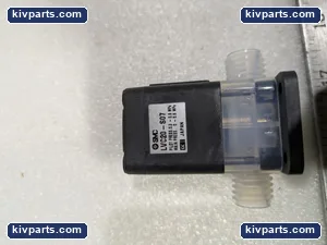 SMC LVC20-S07 Pneumatic Component – actual item, photo 3 of 7