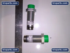 KLASCHKA OA S/M-M30RG-1/E2S 20-70VAC 10-500MA 20MM EACH – actual item, photo 2 of 4