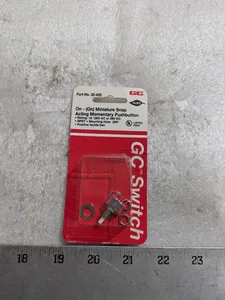 GC Electronics 35-450 Momentary Pushbutton Switch