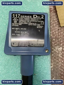 United Electric E117-4BS Temperature Switch – actual item, photo 2 of 7