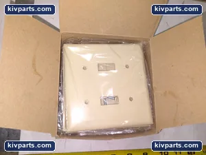 Cooper 2139V-BOX Receptacle – actual item, photo 2 of 4