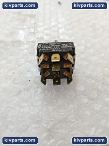 Carling HM25M-73 Bat Toggle Switch – actual item, photo 3 of 6