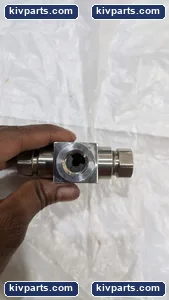 SS-83XTF4 3 Way High Pressure Ball Valve – actual item, photo 5 of 7