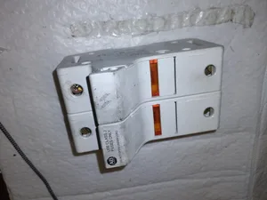 Allen-Bradley 1492-FB2J30-L Amps