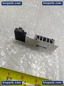 SMC SV2100-5FU Pneumatic Solenoid Valve – actual item, photo 4 of 5
