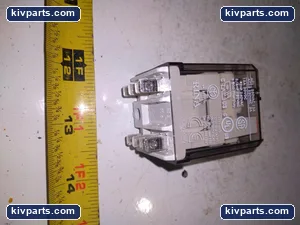 Allen-Bradley 700-HB32Z24 Relay – actual item, photo 2 of 6