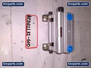 SMC NCDQ2L32-60D Compact Air Cylinder – actual item, photo 2 of 3