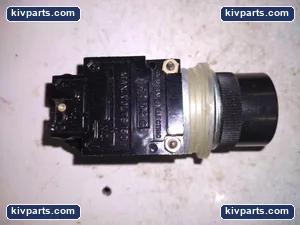 General Electric CR104A211 Pushbutton – actual item, photo 3 of 6