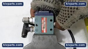 Schrader Bellows 52471 Dual Foot Switch Setup Valves – actual item, photo 8 of 9