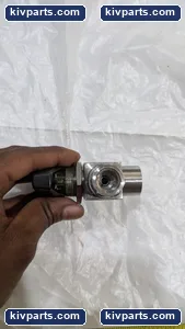 SS-83XTF4 3 Way High Pressure Ball Valve – actual item, photo 4 of 7