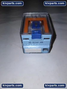 RS Components 345-886 Relay – actual item, photo 2 of 4