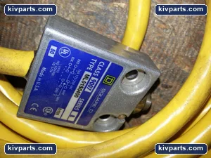 Square D ML01S0400 Limit Switch – actual item, photo 4 of 4