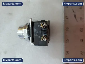 Eaton 10250T472 Pushbutton – actual item, photo 2 of 6