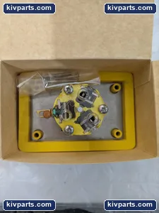 Cooper L720RW Arrow Hart Receptacle – actual item, photo 2 of 4