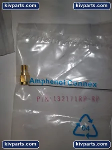 Amphenol 132171 Plug to RP-SMA Jack Adapter – actual item, photo 3 of 4
