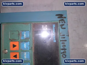 Honeywell DC2005-0-0000-00FM-00-0111 Process Controller – actual item, photo 2 of 6