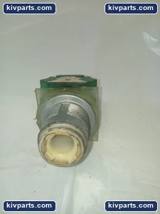 Square D 9001KA2 Pushbutton Contact Block – actual item, photo 2 of 6