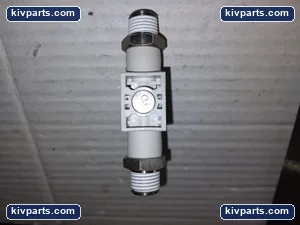 SMC VHK2 Two Port Manual Shut Off Valve – actual item, photo 2 of 6