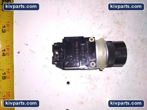 General Electric CR104A211 Pushbutton – actual item, photo 2 of 6
