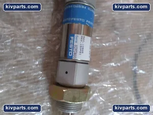 Festo ESN-25-10-P 0393400 Pneumatic Round Cylinder – actual item, photo 3 of 5