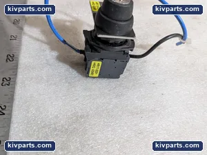 Allen-Bradley 800F-X01 Key Switch Operator – actual item, photo 7 of 8