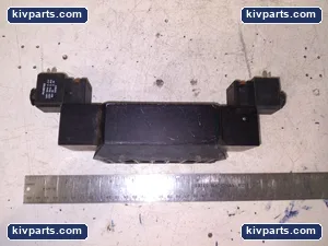 Parker H35WXBBL53B Pneumatic Solenoid Valve – actual item, photo 2 of 3