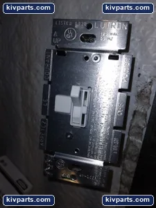 Hubbell RAY103Y Hubble Switch – actual item, photo 5 of 8