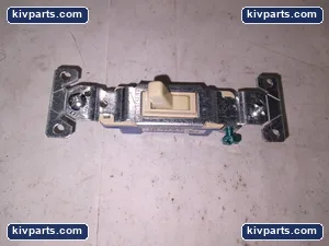 Cooper Ivory Grounding Switch – actual item, photo 3 of 5
