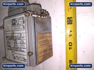 Square D GBW-2 Class 9012 Pressure Switch – actual item, photo 2 of 5