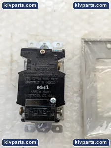 Cooper GF8300GRY GFCI Duplex Recept – actual item, photo 3 of 6