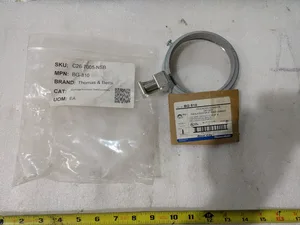 Thomas & Betts BG-810 Cast Insulated Grounding Bushing
