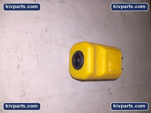 Arrow Hart Yellow Plug – actual item, photo 4 of 6