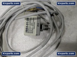 SMC ISE4-01-25 Pressure Switch – actual item, photo 2 of 3