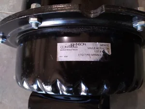 Johnson Controls MP867C Pneumatic Valve Actuator – actual item, photo 1 of 8