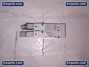SMC SY5245-6FU 5 Port Double Solenoid Valve – actual item, photo 2 of 3