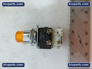 Cutler-Hammer 10250T75A Eaton/ Amber Illum Pushbutton – actual item, photo 3 of 7