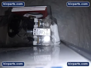Eaton HT8GBGABV7-POP Illuminated Pushbutton – actual item, photo 4 of 5