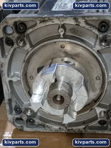 Bosch Rexroth MSK100D-0300-NN-M1-BG2-NNNN Permanent Motor – actual item, photo 3 of 6