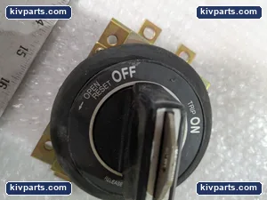 N-13A-Q-02785 Release Switch – actual item, photo 3 of 7