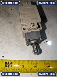 Omron D4B-2371N Mazak AC15 Limit Switch – actual item, photo 4 of 5