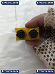 Turck VB2-FSM 4.4/2 FKM 4321 Sensor Connector – actual item, photo 3 of 4