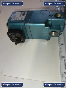 MAC 225B-523JJ 3 Way 2 150 PSI Solenoid Valve – actual item, photo 4 of 5