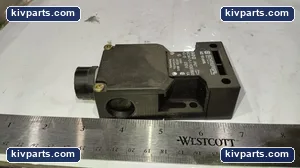 IEC947-5-1 – actual item, photo 3 of 6