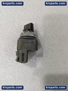 IDEC BS010E ASTN Selector Switch Black Knob – actual item, photo 8 of 11