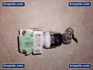 IDEC TW-C10 Relay – actual item, photo 2 of 3