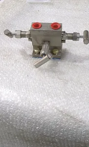 Mounting Bolts M4THS-4 – actual item, photo 1 of 5
