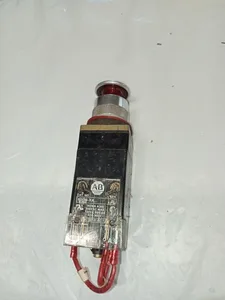 Allen-Bradley 800MR-FXP16X Red Push-Pull Pushbutton