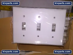 Cooper 2141W-BOX Receptacle – actual item, photo 3 of 5