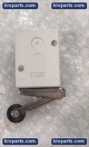 SMC VM220U-02 -01A Mechanical Poppet Valve – actual item, photo 2 of 4